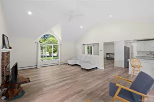 126 Holiday Blvd, Center Moriches, NY 11934 - Photo 8