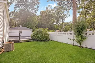 42 Pine Acre Dr, Smithtown, NY 11787 - Photo 24