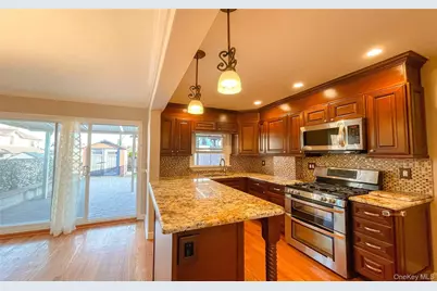 166-66 22nd Avenue, Whitestone, NY 11357 - Photo 2
