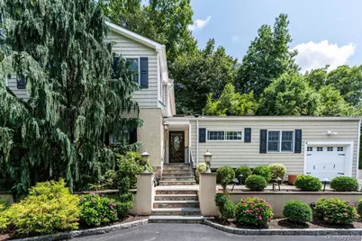 457 Pinebrook Boulevard, New Rochelle, NY 10804 - Photo 1