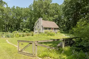 13-14 Creekside Pl, Pleasant Valley, NY 12569 - Photo 2