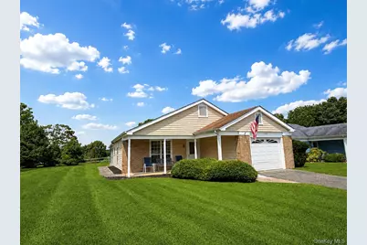 545 Stratford Lane, Ridge, NY 11961 - Photo 2