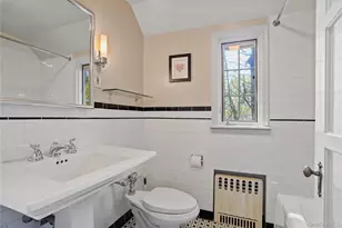 13 Craven Ln, White Plains, NY 10605 - Photo 22