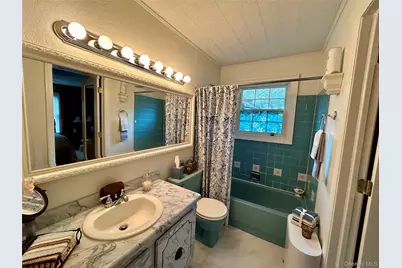 54 Madeline Road, Ridge, NY 11961 - Photo 18