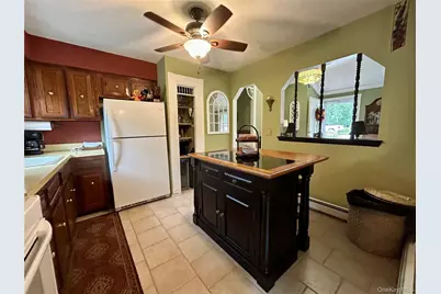 54 Madeline Road, Ridge, NY 11961 - Photo 16