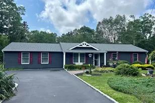 54 Madeline Rd, Ridge, NY 11961 - Photo 2