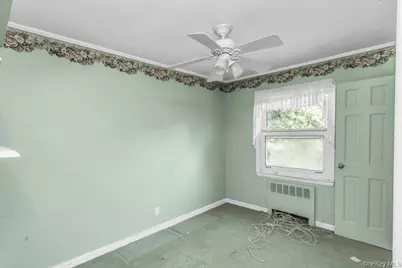 2082 Central Drive N, East Meadow, NY 11554 - Photo 10