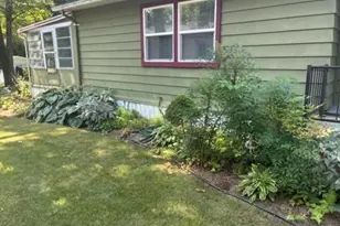 1661 Old Country Rd, Riverhead, NY 11901 - Photo 2