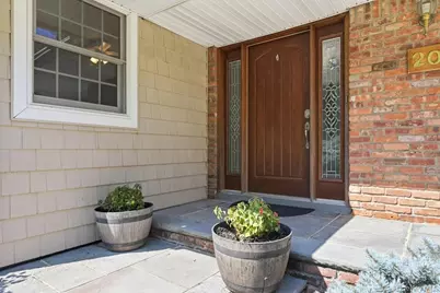 20 Williamsburg Drive, Northport, NY 11768 - Photo 4