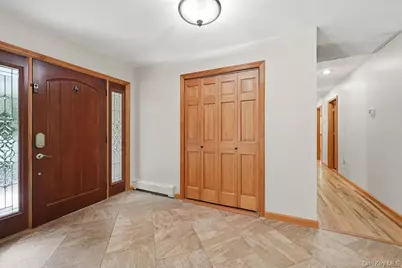 20 Williamsburg Drive, Northport, NY 11768 - Photo 6