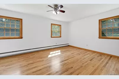20 Williamsburg Drive, Northport, NY 11768 - Photo 26