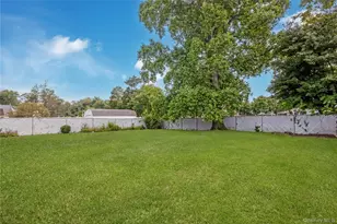 19 Glenda Dr, Deer Park, NY 11729 - Photo 24