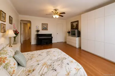 10010 67th Road #6C, Forest Hills, NY 11375 - Photo 2
