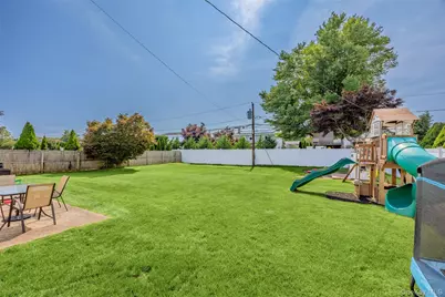 334 Greenbelt Parkway, Holtsville, NY 11742 - Photo 12