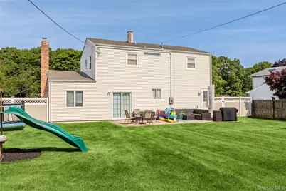 334 Greenbelt Parkway, Holtsville, NY 11742 - Photo 6