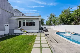 286 E Lexington Ave, Oceanside, NY 11572 - Photo 14
