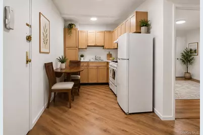 74-45 Yellowstone Boulevard #3D, Rego Park, NY 11374 - Photo 4
