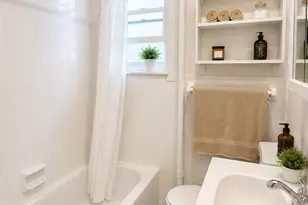 4712 1/2 99th St, Corona, NY 11368 - Photo 4