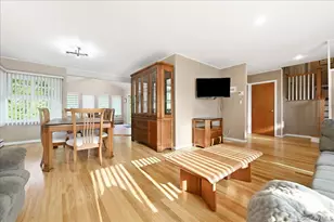 658 Richmond Rd, East Meadow, NY 11554 - Photo 8