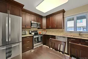 9 Heritage Dr, New City, NY 10956 - Photo 4