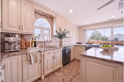 3 Marjorie Lane, East Rockaway, NY 11518 - Photo 8