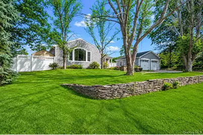 23 Cottage Drive, Farmingville, NY 11738 - Photo 4