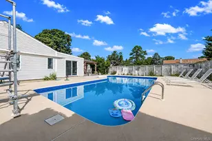 23 Cottage Dr, Farmingville, NY 11738 - Photo 8