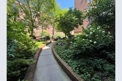 65-60 Wetherole Street Rego Park, Ny 11374 #5-J, Rego Park, NY 11374 - Photo 4
