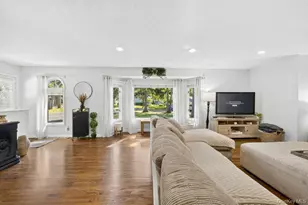 24 Bauer Ave, Manorville, NY 11949 - Photo 10