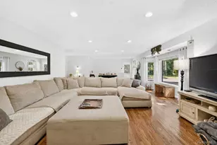 24 Bauer Ave, Manorville, NY 11949 - Photo 8