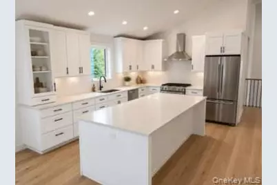 17 Bittersweet Avenue, Hampton Bays, NY 11946 - Photo 4