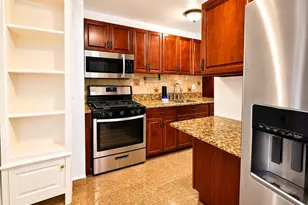 67-50 Thornton Pl, Forest Hills, NY 11375 - Photo 8