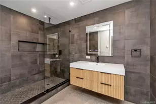 12 Roosevelt Ave, Roslyn, NY 11576 - Photo 18