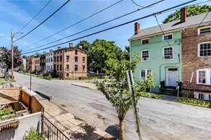 70 Lander St, Newburgh, NY 12550 - Photo 4