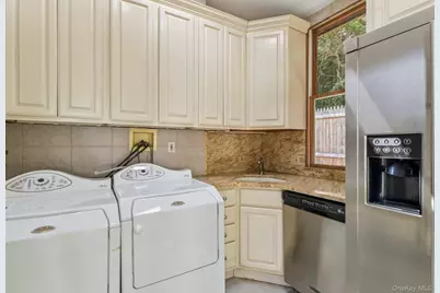 244 Foster Avenue, Sayville, NY 11782 - Photo 42