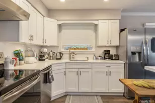 34 Norbury Rd, Hampton Bays, NY 11946 - Photo 2