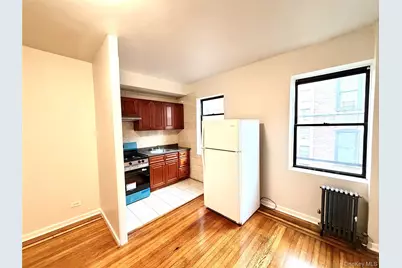 70-35 Broadway #C19, Jackson Heights, NY 11372 - Photo 4