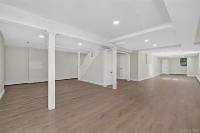 296 Westchester Avenue, West Babylon, NY 11704 - Photo 38