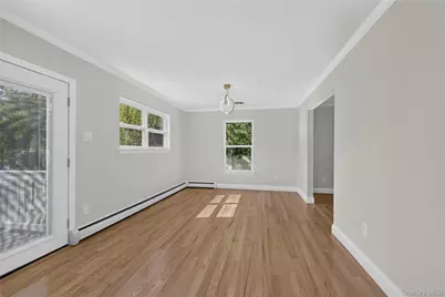 296 Westchester Avenue, West Babylon, NY 11704 - Photo 8