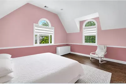 9 Hathaway Lane, Manhasset, NY 11030 - Photo 12
