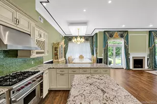 9 Hathaway Ln, Manhasset, NY 11030 - Photo 8