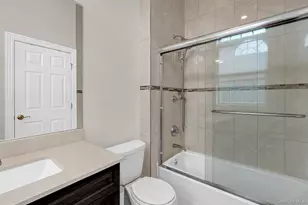 9 Hathaway Ln, Manhasset, NY 11030 - Photo 4