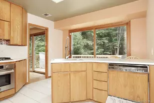160 Pascack Rd, Chestnut Ridge, NY 10965 - Photo 8