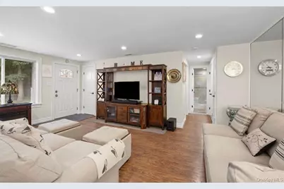 855 Birchwood Road, Medford, NY 11763 - Photo 8