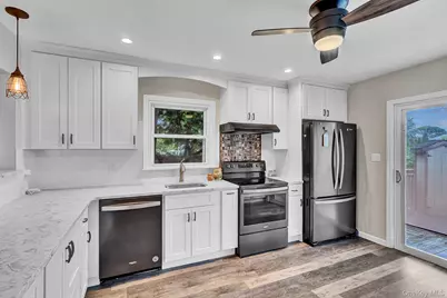 127 Queens Avenue, West Babylon, NY 11704 - Photo 10