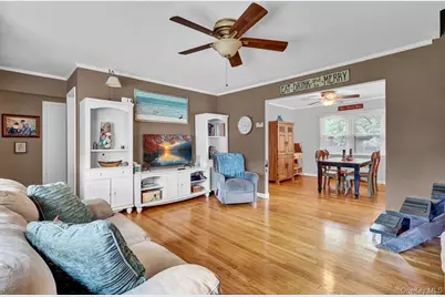 127 Queens Avenue, West Babylon, NY 11704 - Photo 6