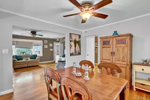 127 Queens Ave, West Babylon, NY 11704 - Photo 8