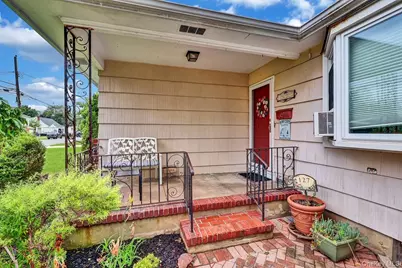 127 Queens Avenue, West Babylon, NY 11704 - Photo 4