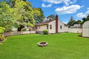 127 Queens Ave, West Babylon, NY 11704 - Photo 24