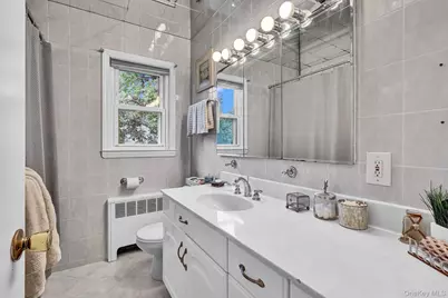 127 Queens Avenue, West Babylon, NY 11704 - Photo 14